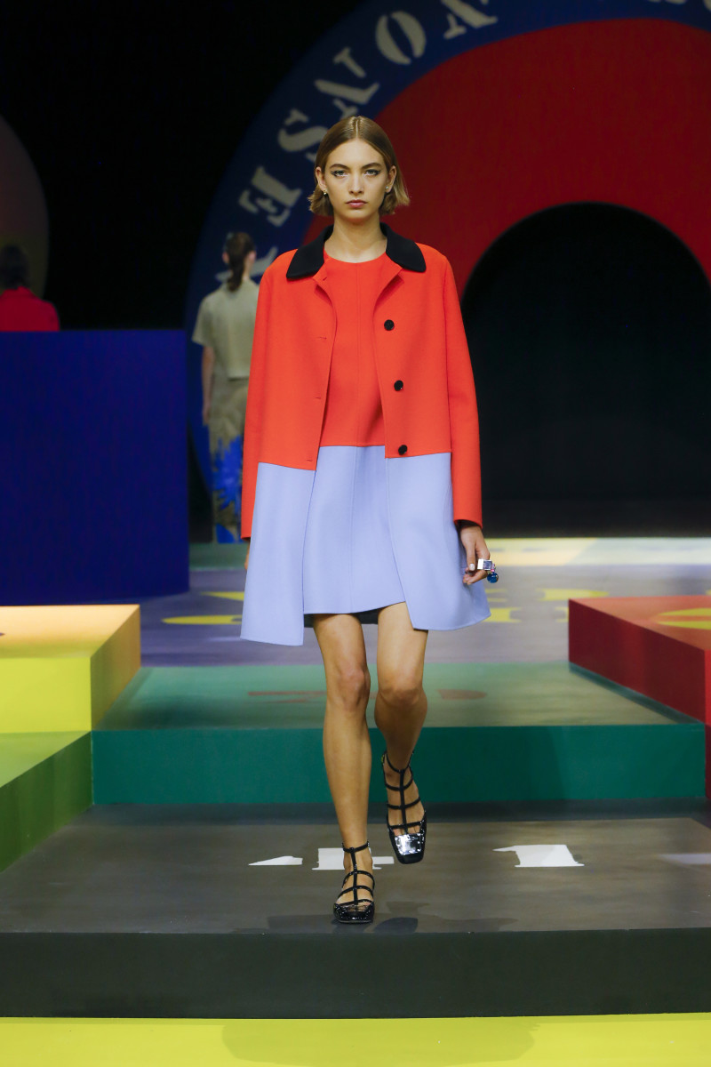 Dior's Spring 2022 Collection Pays Tribute to Its Swinging '60s Past
