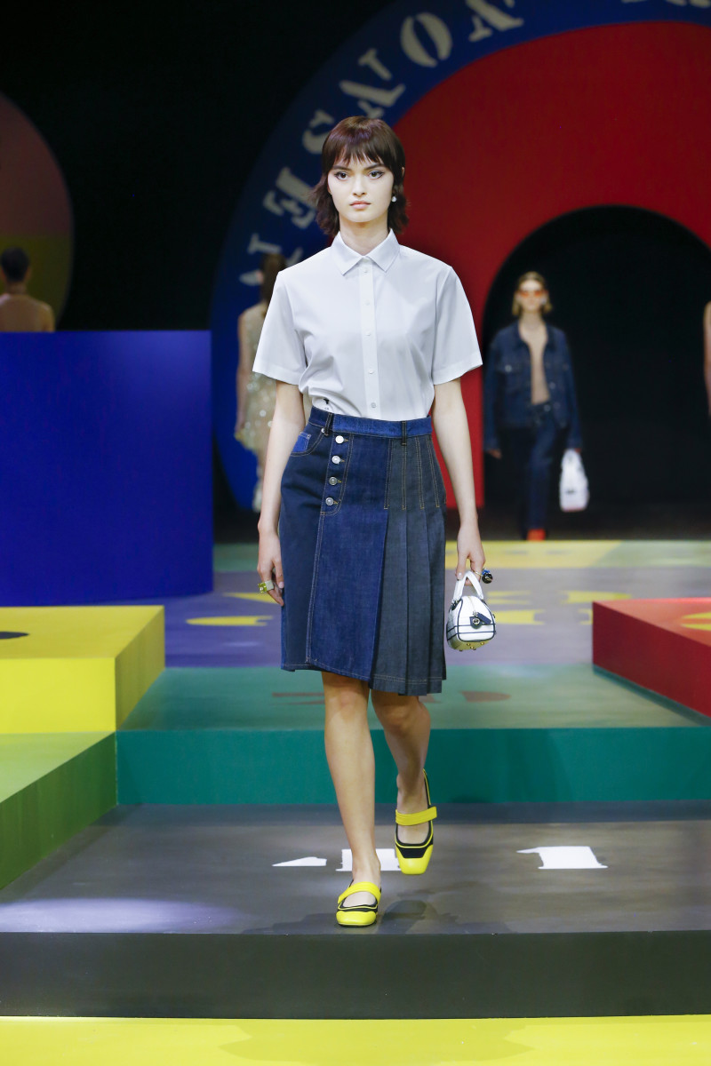 Dior's Spring 2022 Collection Pays Tribute to Its Swinging '60s Past