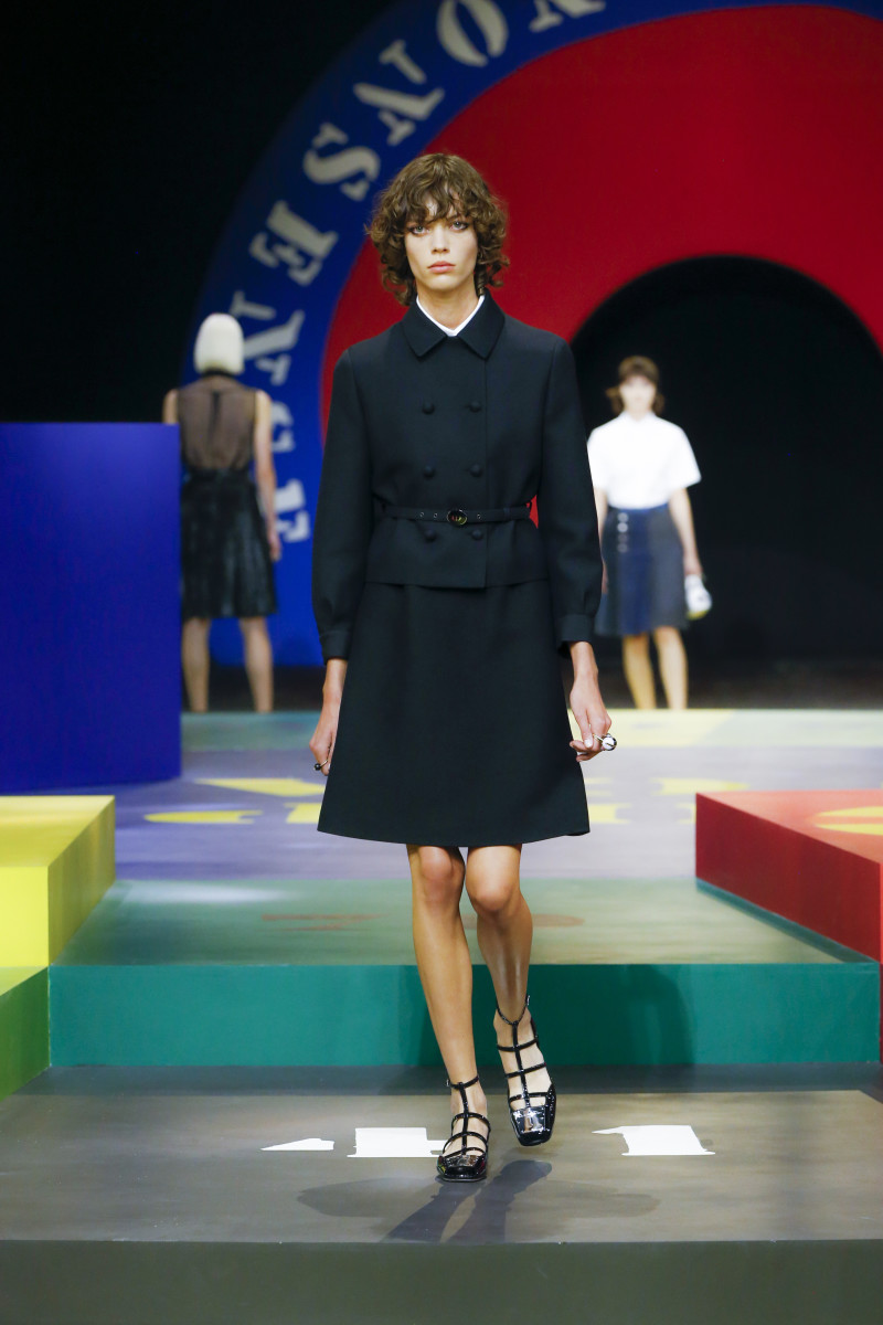 Dior's Spring 2022 Collection Pays Tribute to Its Swinging '60s Past