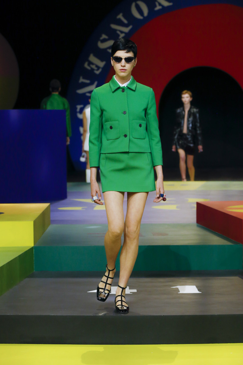Dior's Spring 2022 Collection Pays Tribute to Its Swinging '60s Past