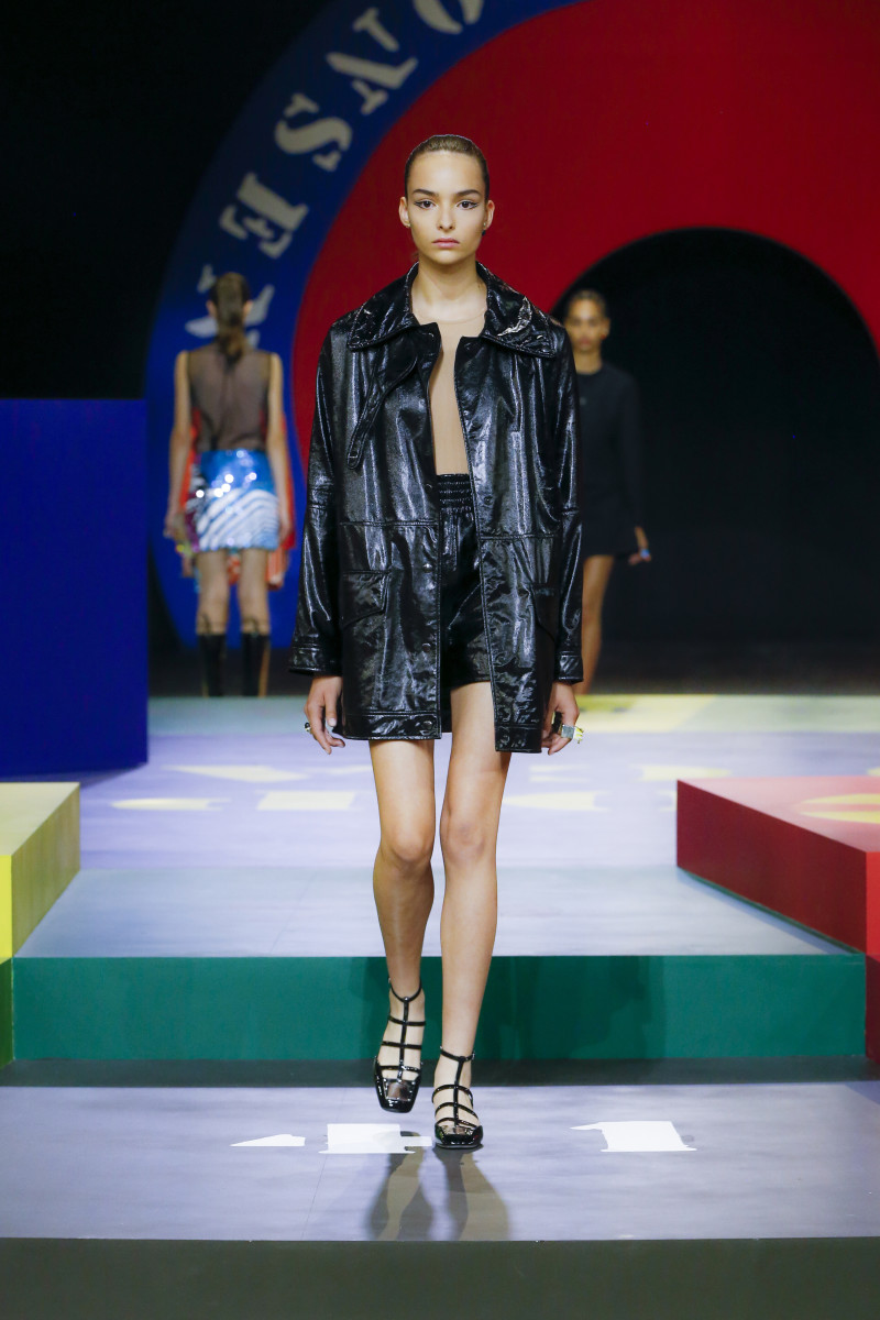 Dior's Spring 2022 Collection Pays Tribute to Its Swinging '60s Past