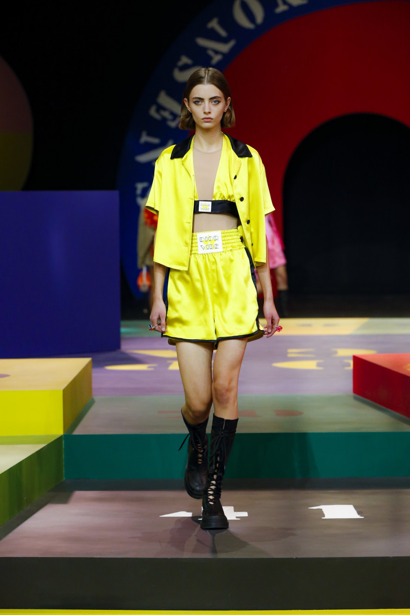Dior's Spring 2022 Collection Pays Tribute to Its Swinging '60s Past
