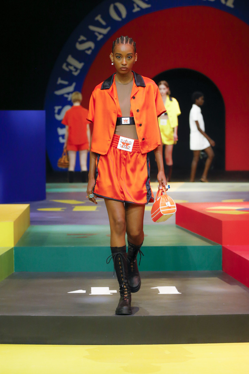 Dior's Spring 2022 Collection Pays Tribute to Its Swinging '60s Past