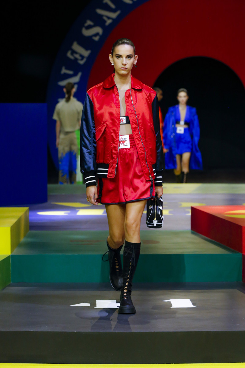 Dior's Spring 2022 Collection Pays Tribute to Its Swinging '60s Past