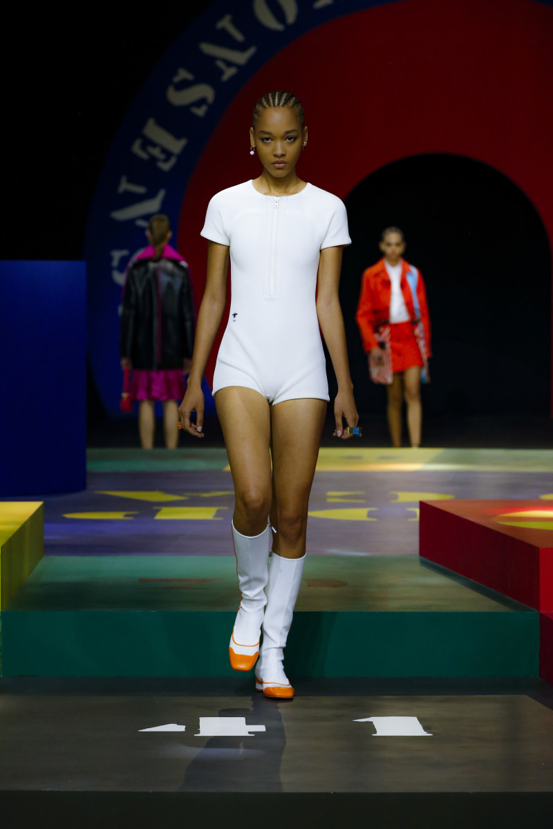 Dior's Spring 2022 Collection Pays Tribute to Its Swinging '60s Past