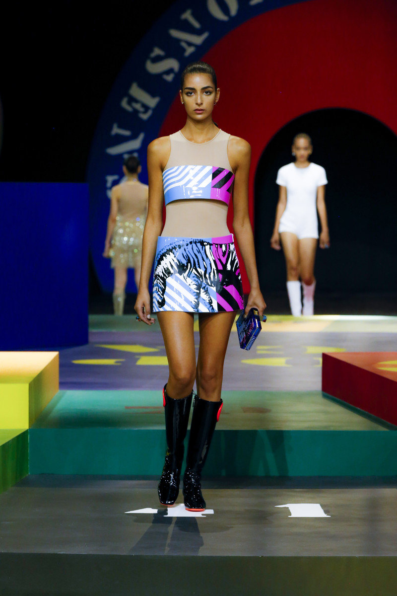 Dior's Spring 2022 Collection Pays Tribute to Its Swinging '60s Past