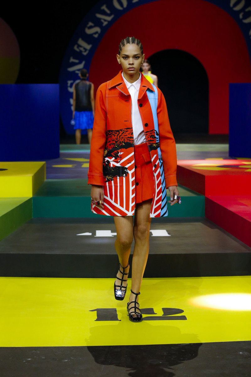 Dior's Spring 2022 Collection Pays Tribute to Its Swinging '60s Past