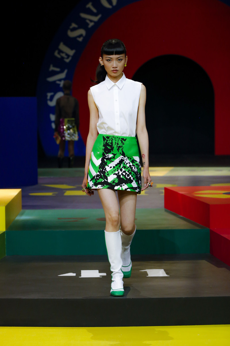 Dior's Spring 2022 Collection Pays Tribute to Its Swinging '60s Past