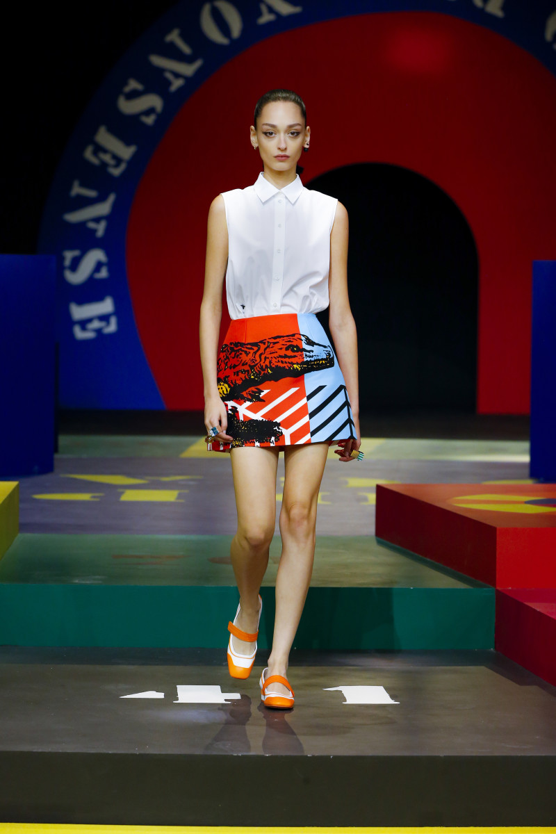 Dior's Spring 2022 Collection Pays Tribute to Its Swinging '60s Past