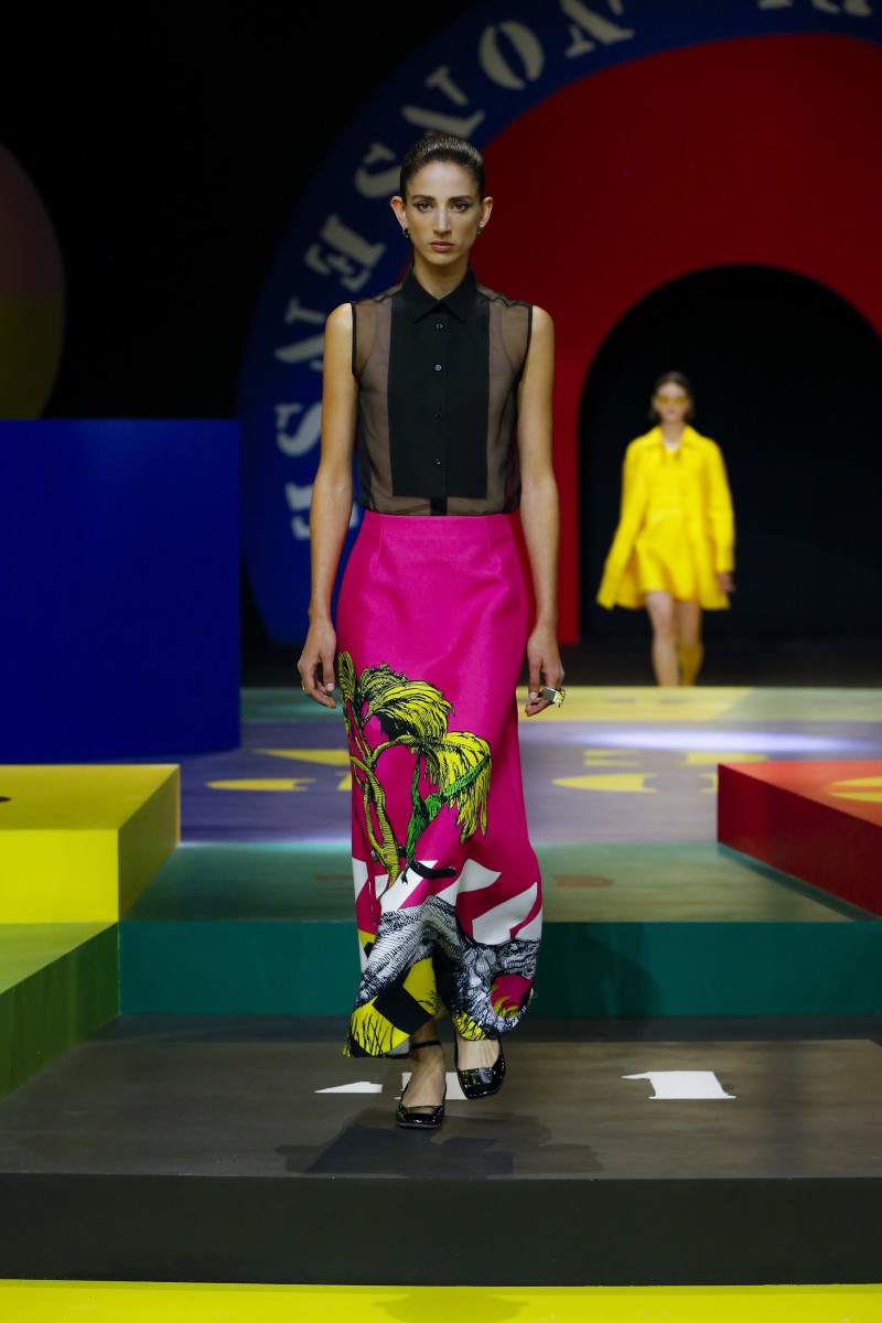 Dior's Spring 2022 Collection Pays Tribute to Its Swinging '60s Past