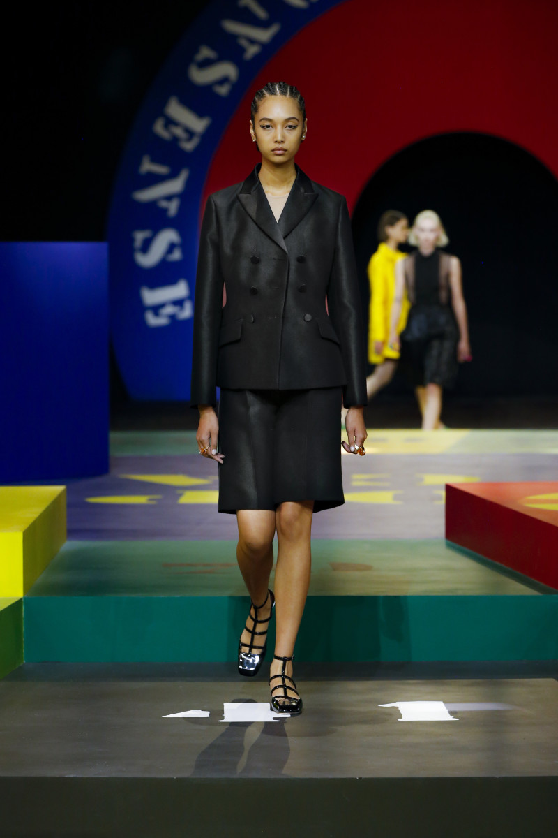 Dior's Spring 2022 Collection Pays Tribute to Its Swinging '60s Past