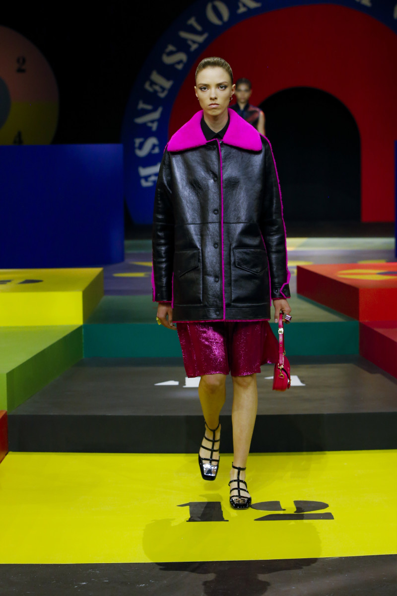 Dior's Spring 2022 Collection Pays Tribute to Its Swinging '60s Past