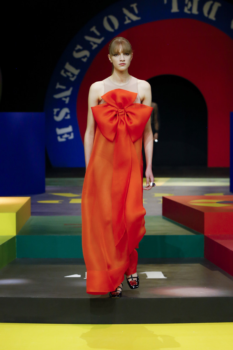 Dior's Spring 2022 Collection Pays Tribute to Its Swinging '60s Past