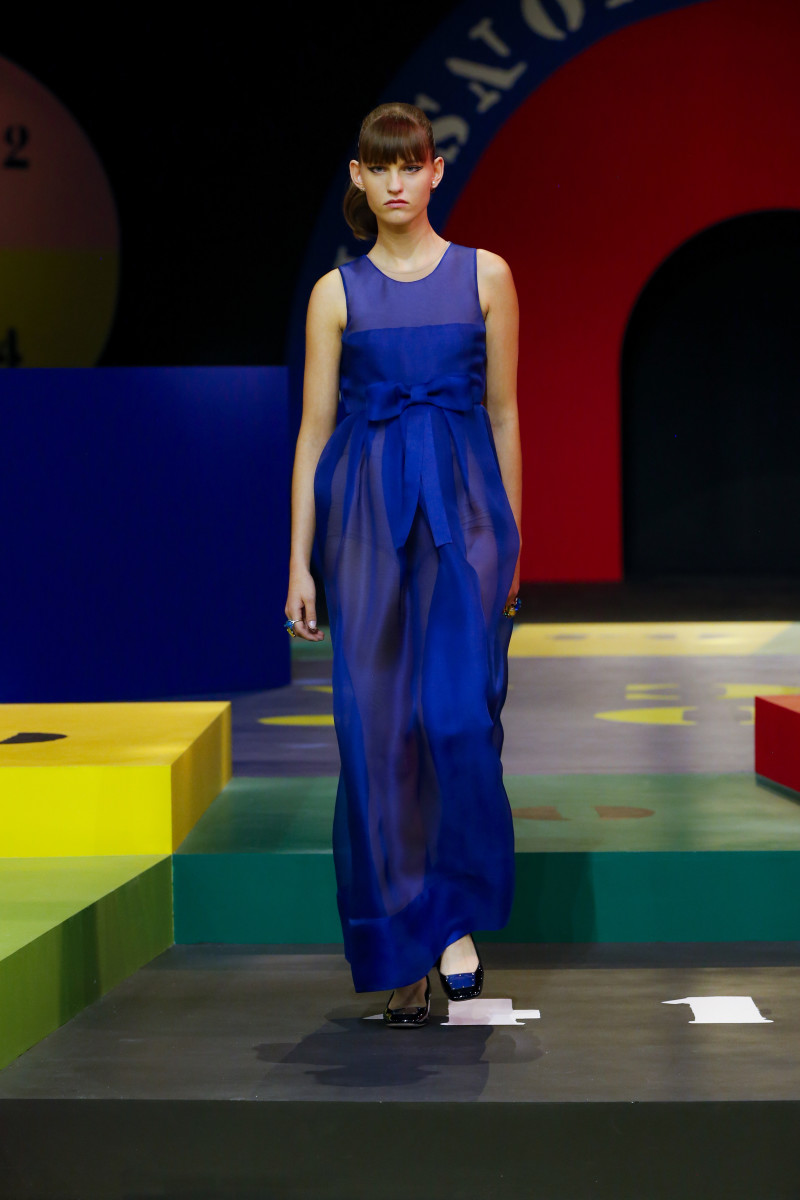 Dior's Spring 2022 Collection Pays Tribute to Its Swinging '60s Past