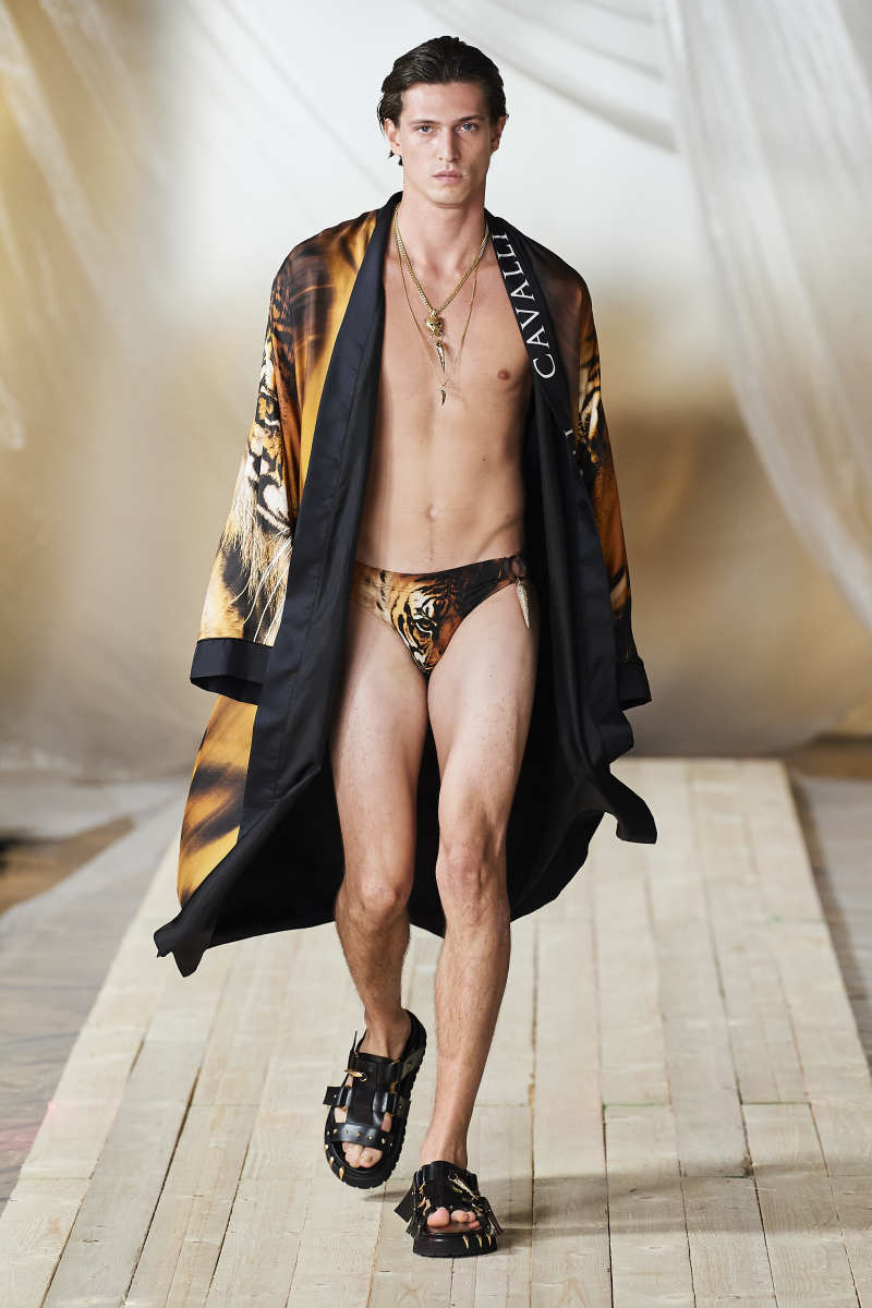 According to the Fashion Week Runways, This Is the Stand-Out Animal Print For Spring 2022