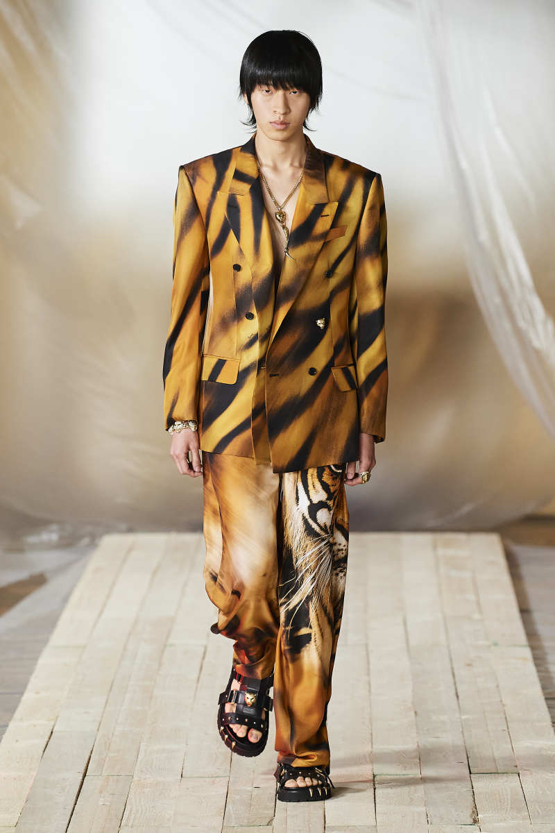 According to the Fashion Week Runways, This Is the Stand-Out Animal Print For Spring 2022