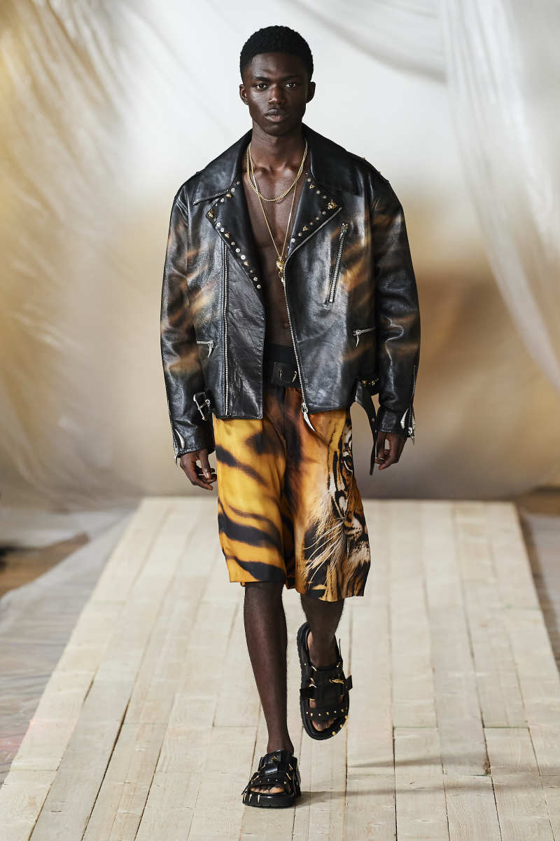 According to the Fashion Week Runways, This Is the Stand-Out Animal Print For Spring 2022