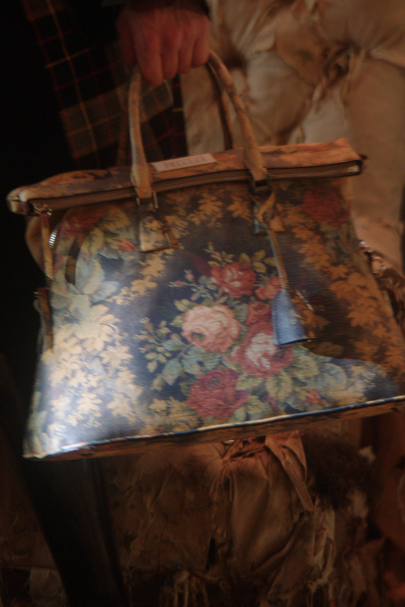 Fashionista's Favorite Bags From the Paris Spring 2022 Runways