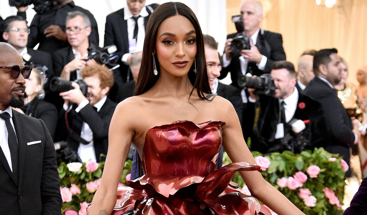 Great Outfits in Fashion History: That Time Jourdan Dunn Transformed ...