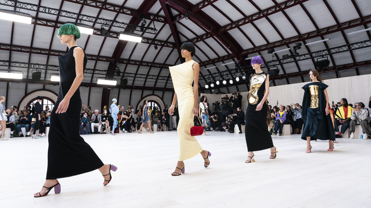 Fashionista's Favorite Spring 2022 Collections From Paris Fashion Week ...