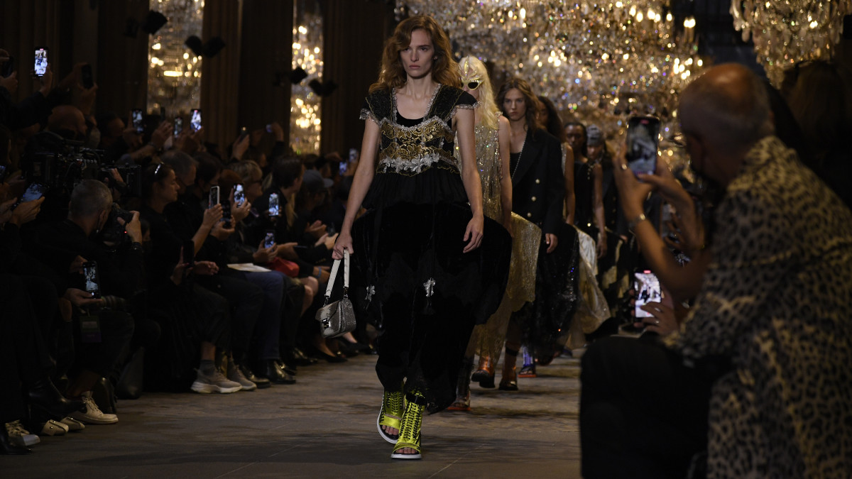 Louis Vuitton on X: #LVSS22 The finale. Reimagined as the scene of a grand  ball, @TWNGhesquiere's latest #LouisVuitton collection focuses on how  clothes evolve and transform through time. Watch the full show