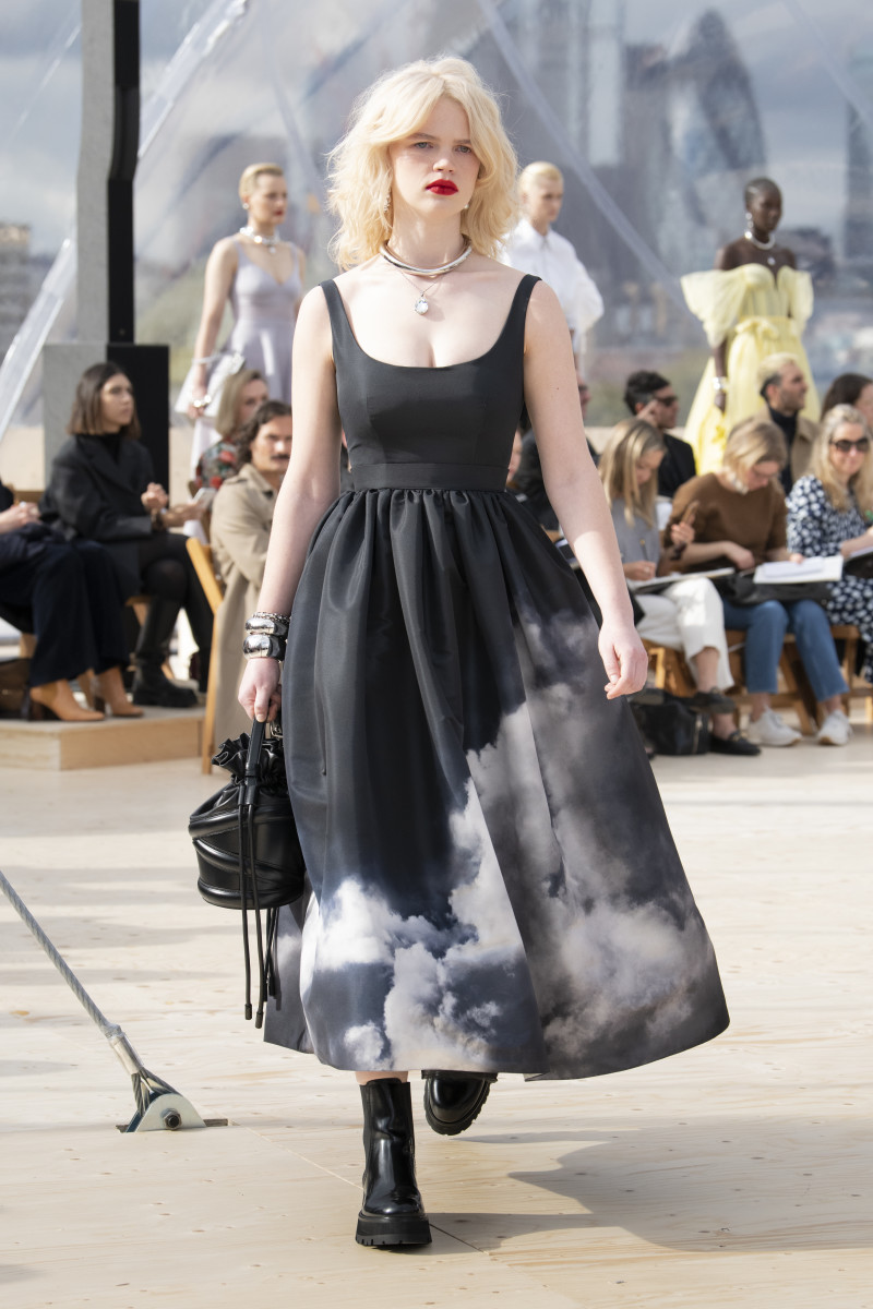 For Spring 2022, Alexander McQueen Soars Through London Skies - Fashionista