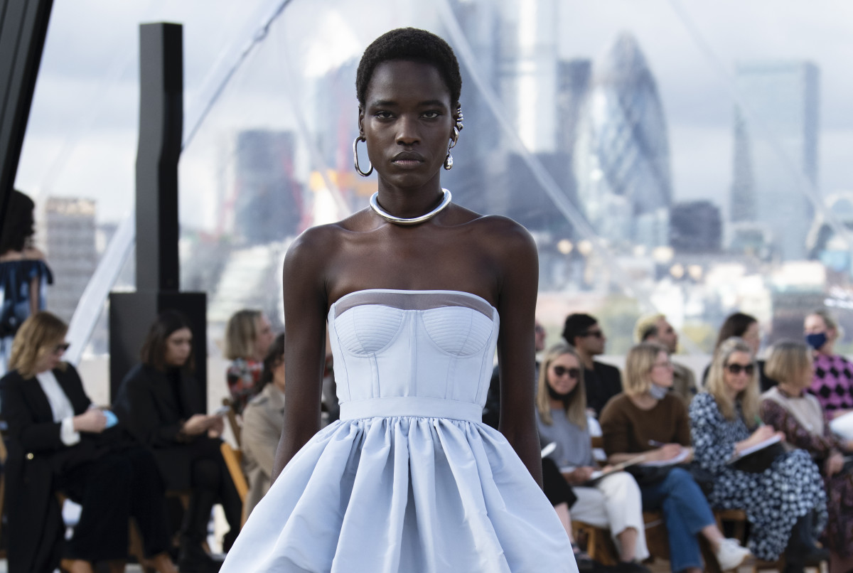 For Spring 2022, Alexander McQueen Soars Through London Skies - Fashionista