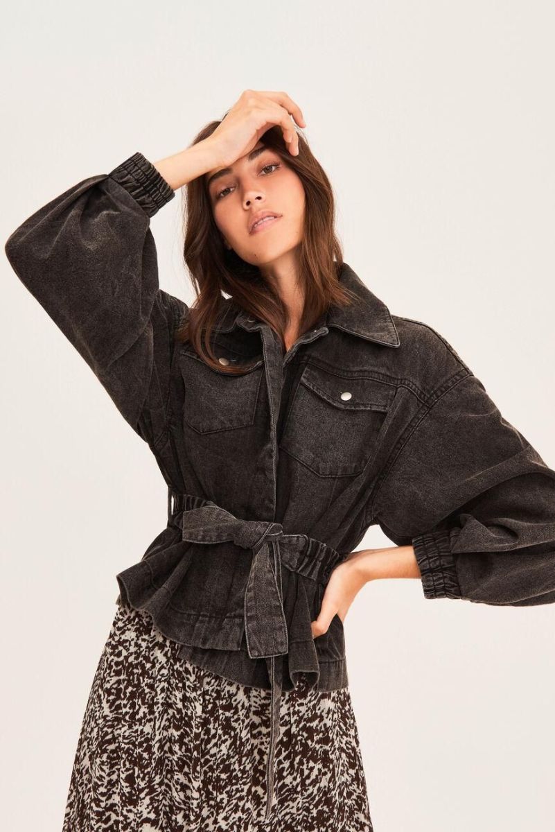 13 Oversized Denim Jackets on Sale That Are Perfect for Tackling Trans-seasonal Weather