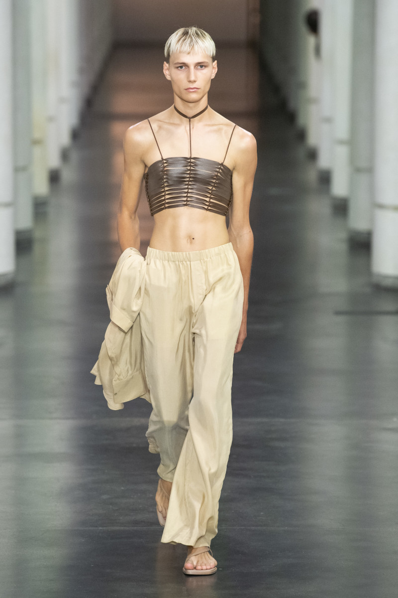 A look from the Ludovic de Saint Sernin Spring 2022 collection. 