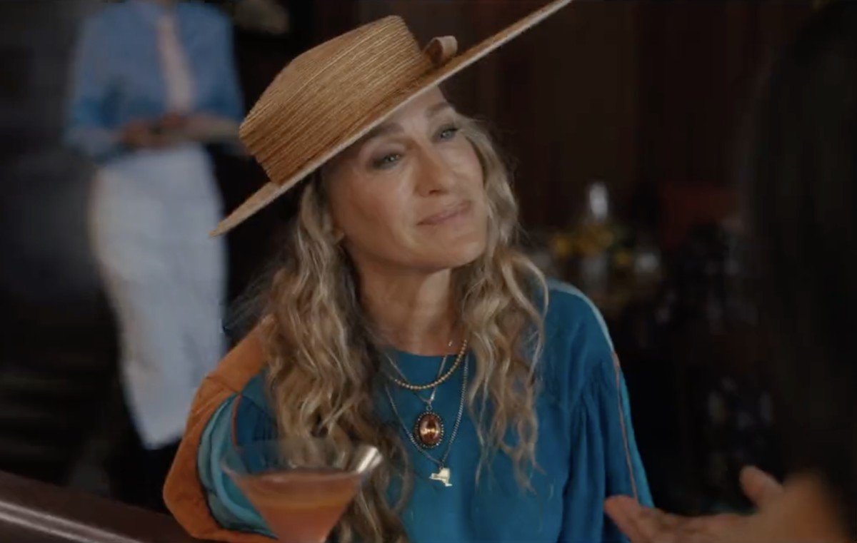 Carrie in a Rodney Patterson boater hat.