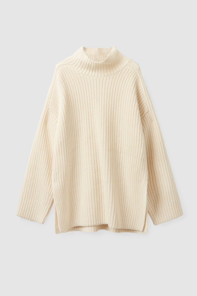 29 Cozy Gifts Perfect for Winter Lounging