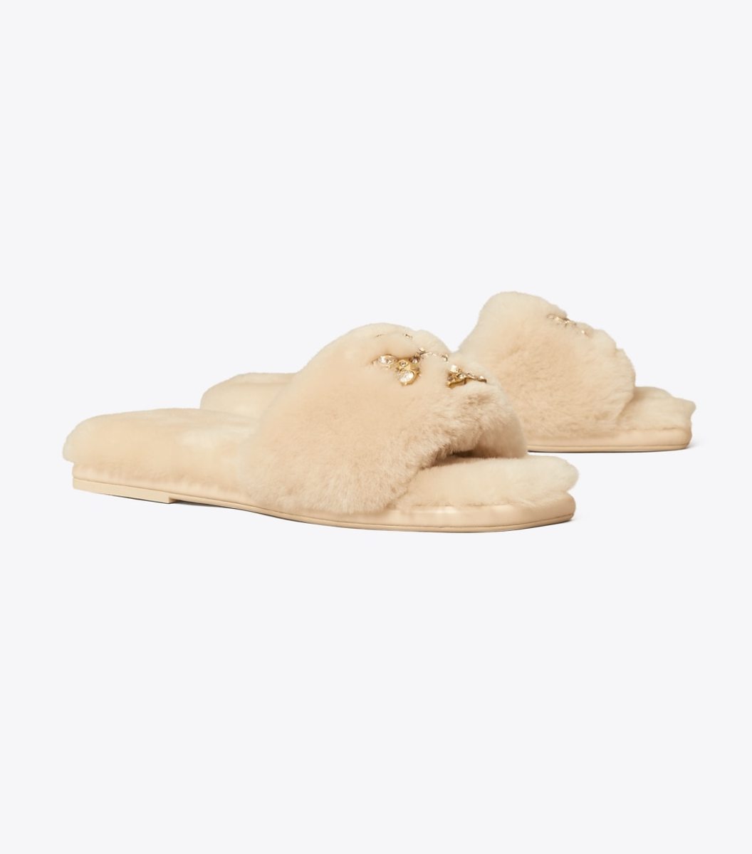 29 Cozy Gifts Perfect for Winter Lounging
