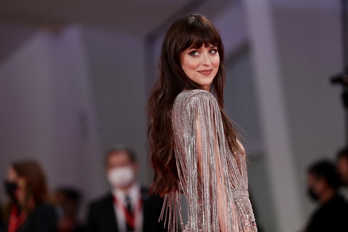 Great Outfits in Fashion History, All Star Edition: Dakota Johnson