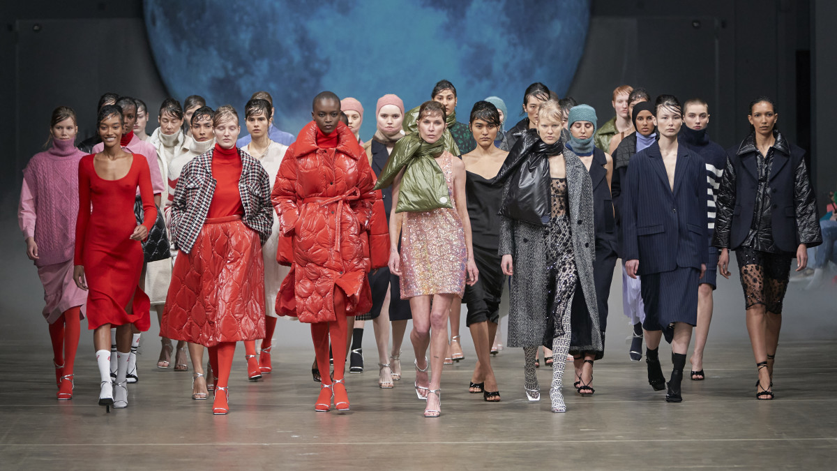 These Are the Fall 2022 Top Color Trends From New York Fashion Week ...
