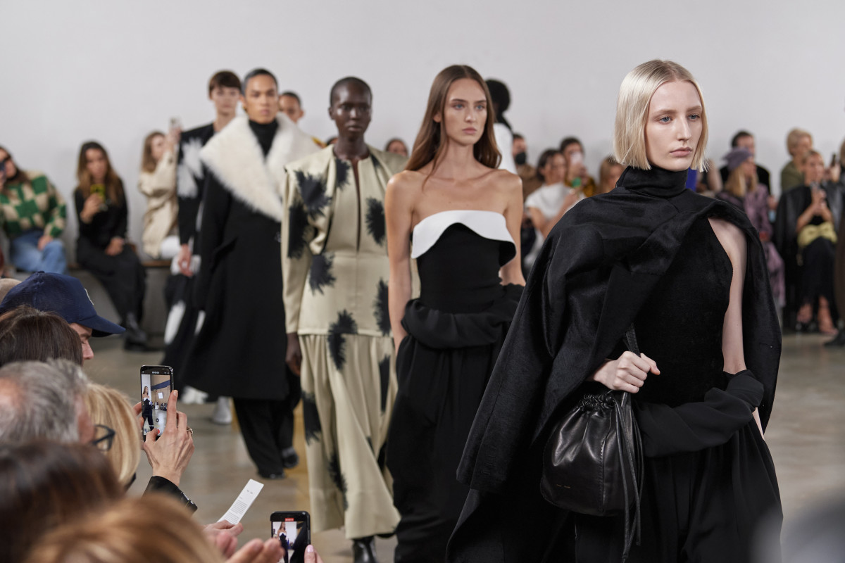 proenza-schouler-fall-2022-collection-review-36
