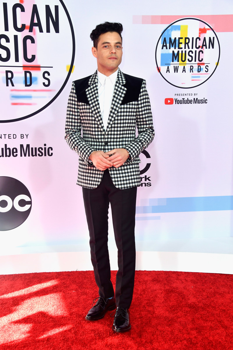 Rami Malek in Givenchy at the 2018 American Music Awards. 
