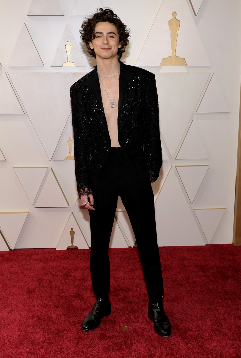 Timothée Chalamet at the 2022 Oscars, shirtless.