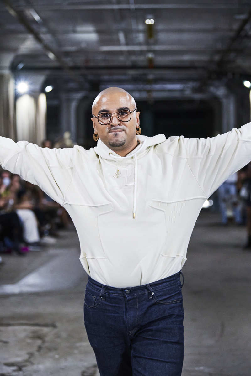 After a brief hiatus, Raul Lopez brought Luar back to New York Fashion Week with a Spring 2022 runway show.