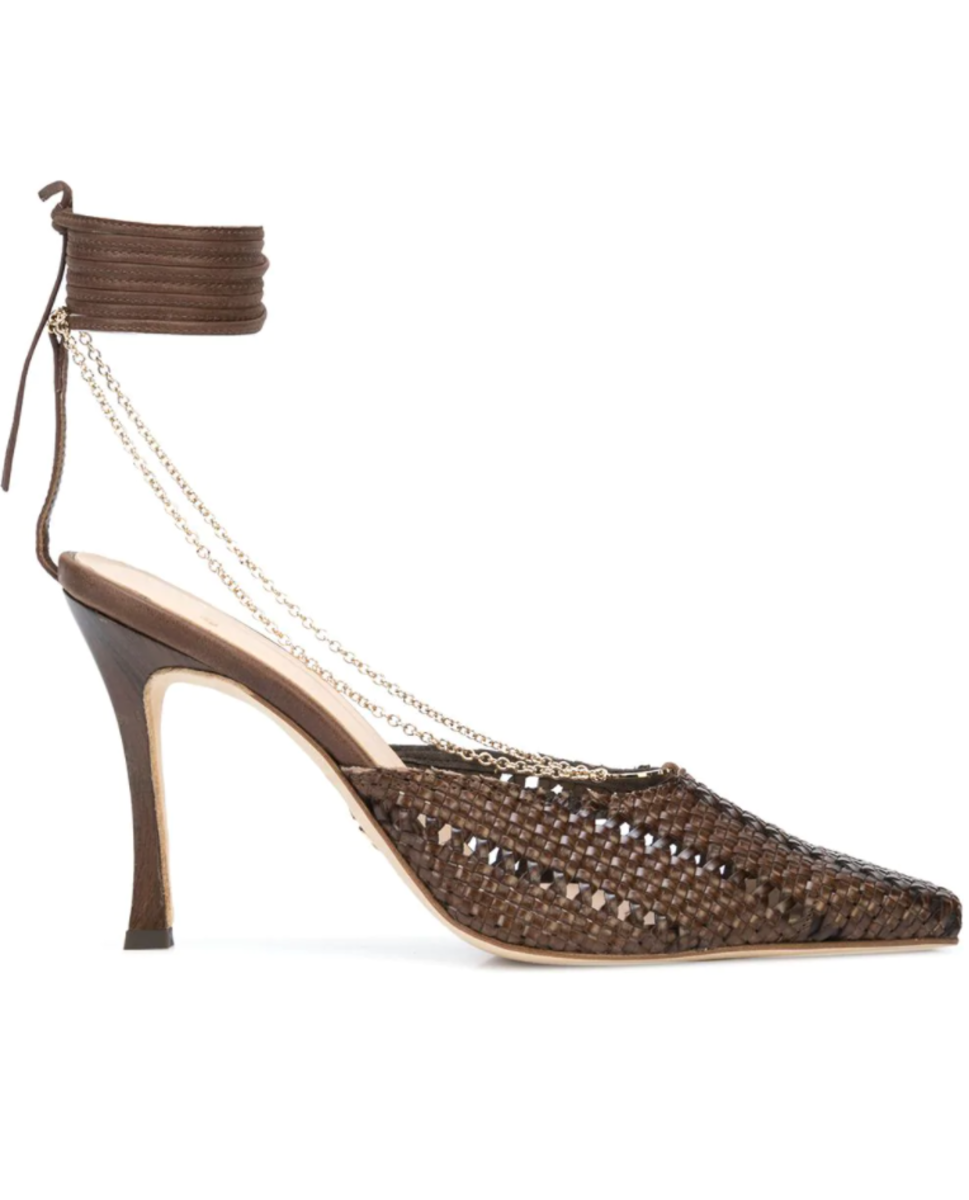 A Good Pair of Pointed-Toe Heels Doesn't Go Out of Style