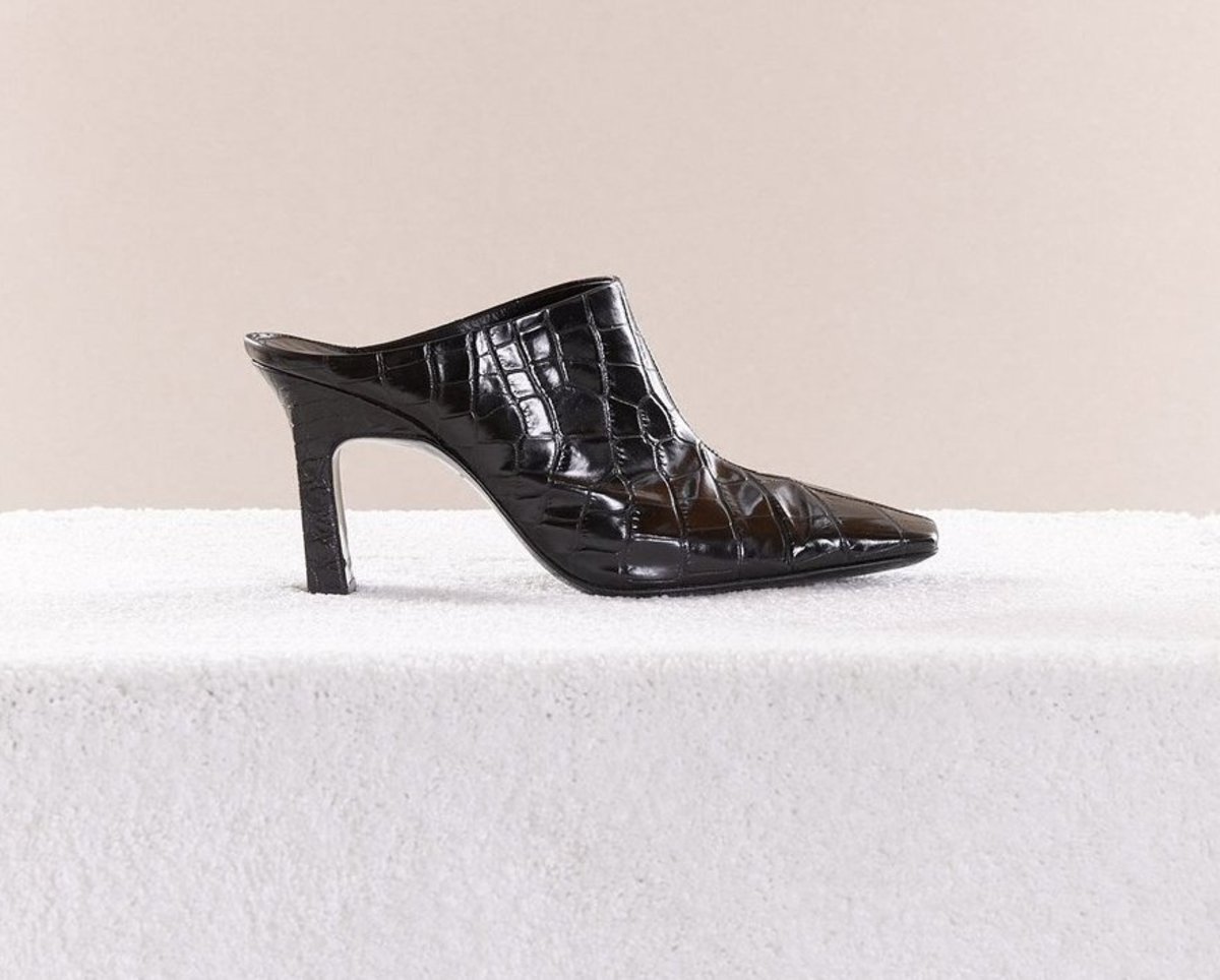 A Good Pair of Pointed-Toe Heels Doesn't Go Out of Style
