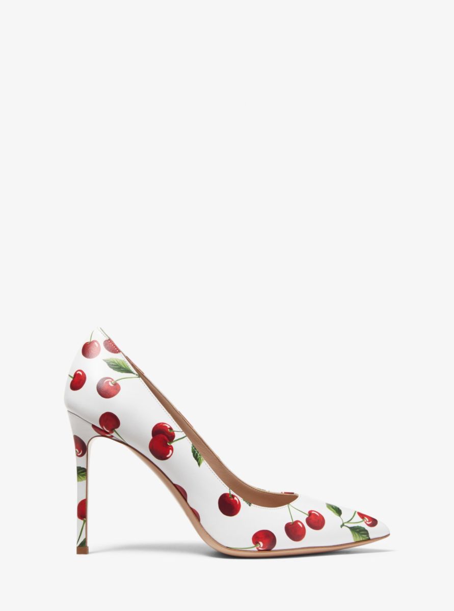 A Good Pair of Pointed-Toe Heels Doesn't Go Out of Style