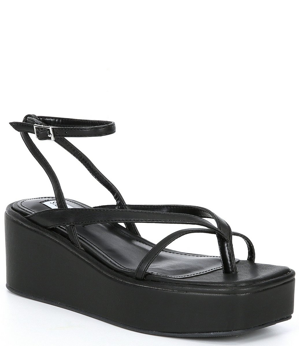 12 Black Platform Sandals That'll Go With All Your Hot Vax Summer 'Fits