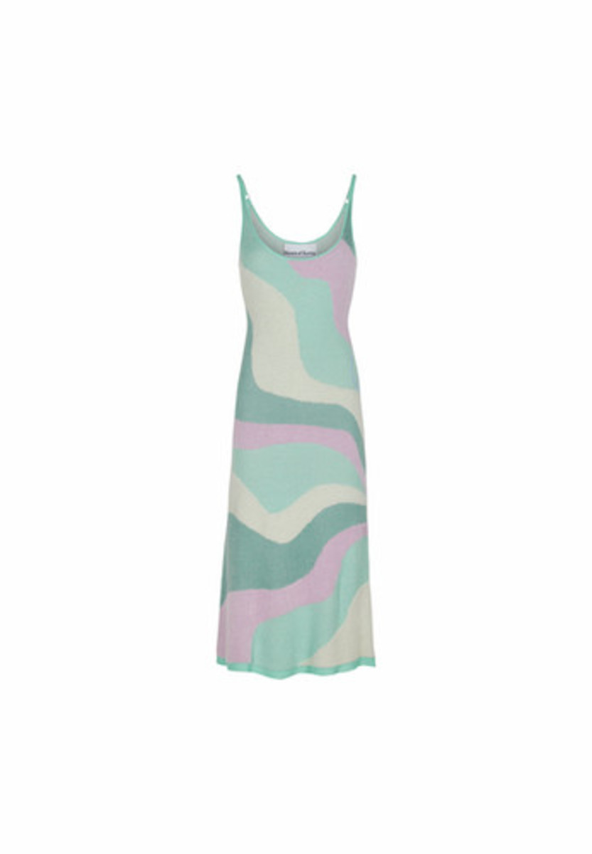 The Most Vacation-Worthy Dresses To Wear This Summer, According to Fashionista Editors