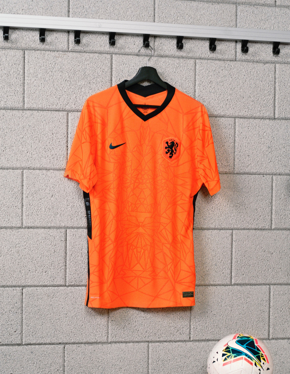 Nike-Football-The-Netherlands-National-Team-Kit-1_original