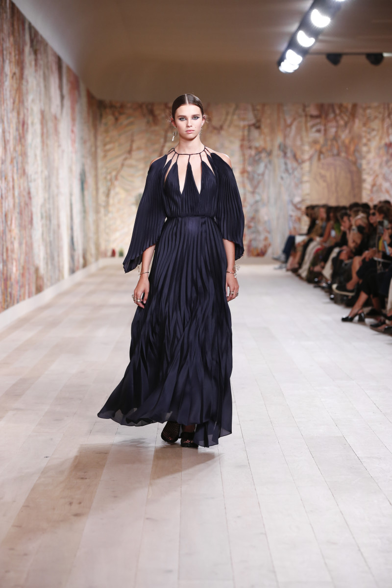 Dior Celebrates the Return of In-Person Shows With an Extremely Tactile Couture Collection