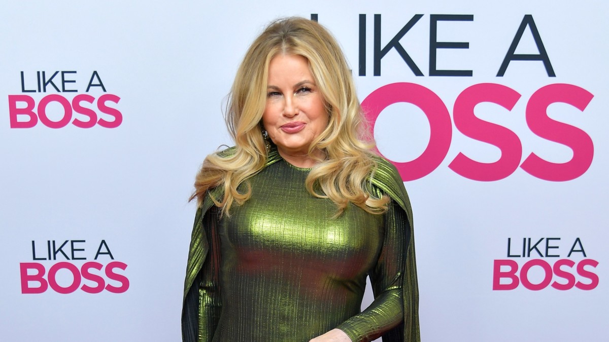 Great Outfits in Fashion History: Jennifer Coolidge Making Moss Green Look Chic