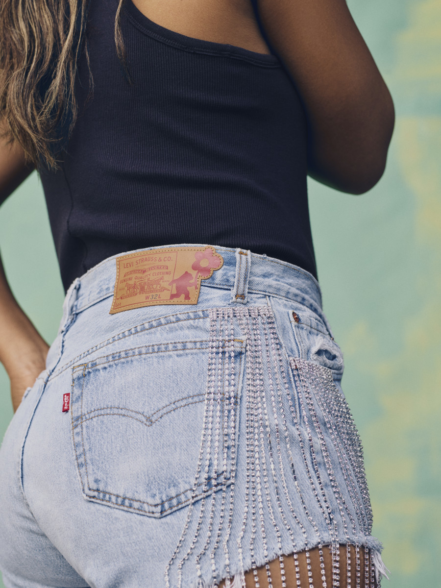 Must Read: Naomi Osaka for Levi's, the Cotton Tote Crisis