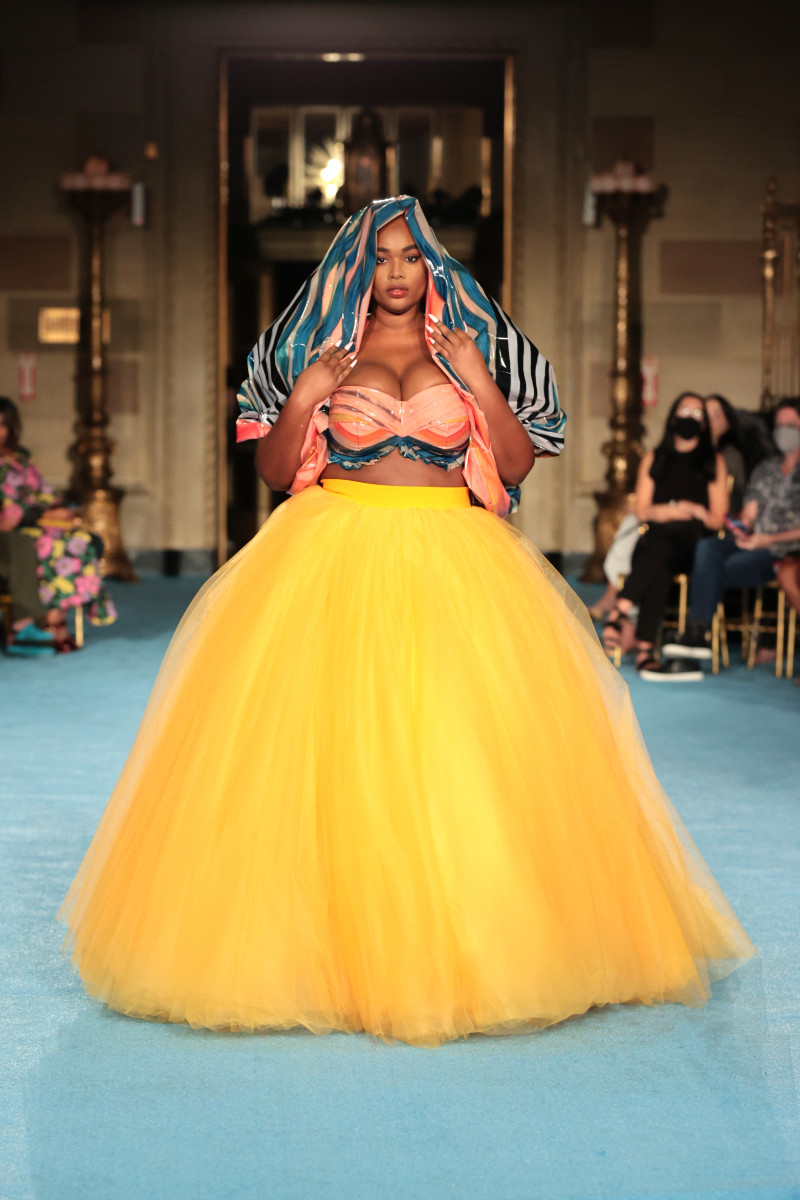 Christian Siriano Takes on La Dolce Vita for Spring 2022