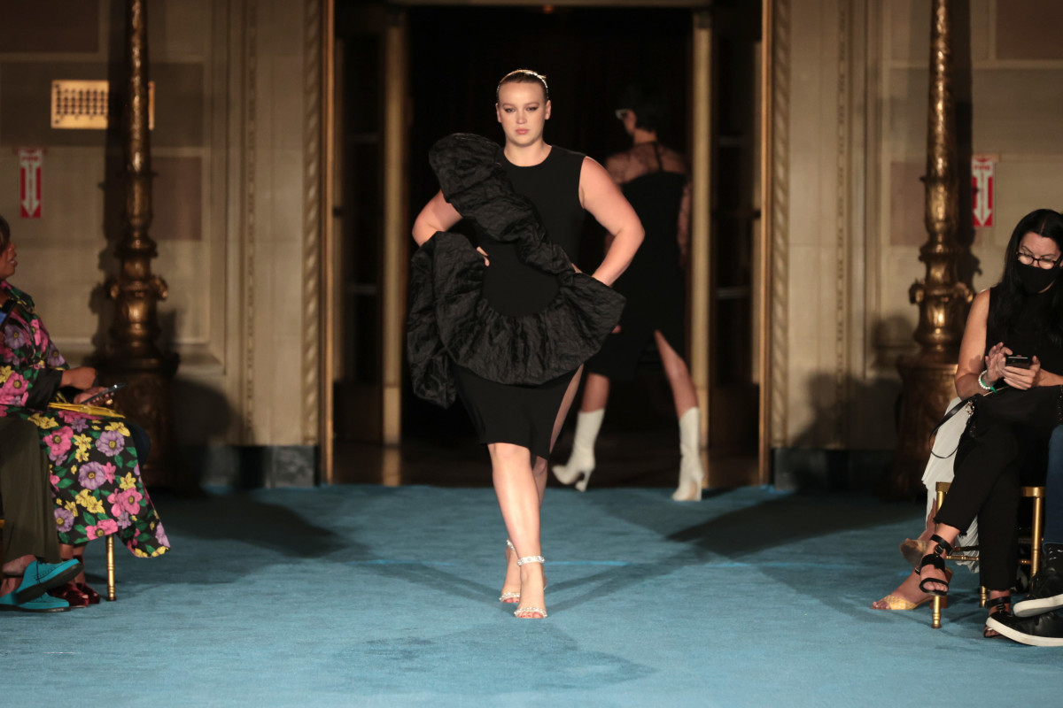 Christian Siriano Takes on La Dolce Vita for Spring 2022
