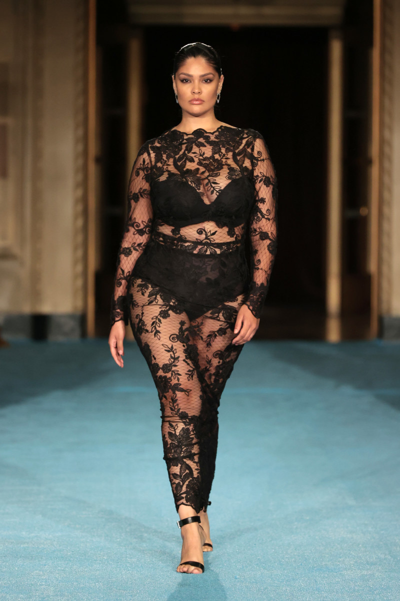 Christian Siriano Takes on La Dolce Vita for Spring 2022